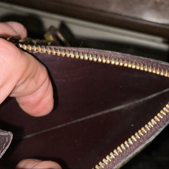 Louis Vuitton Glossy brownish, maroon Monogram Key Pouch - Picture 2 of 4